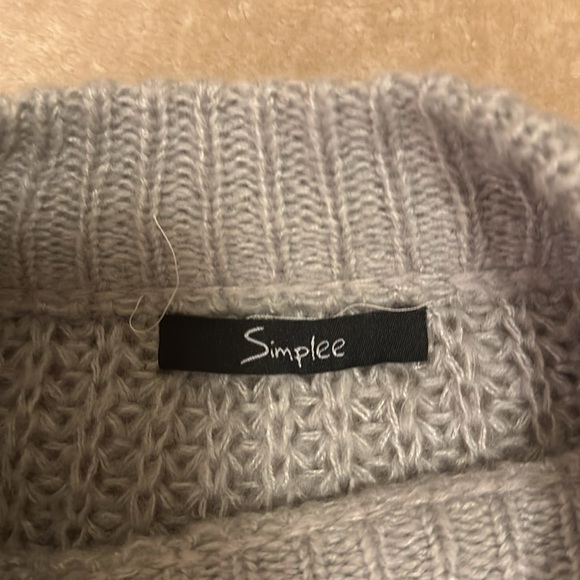 Women’s Gray Chunky, Lantern Sleeve Sweater - Picture 3 of 3